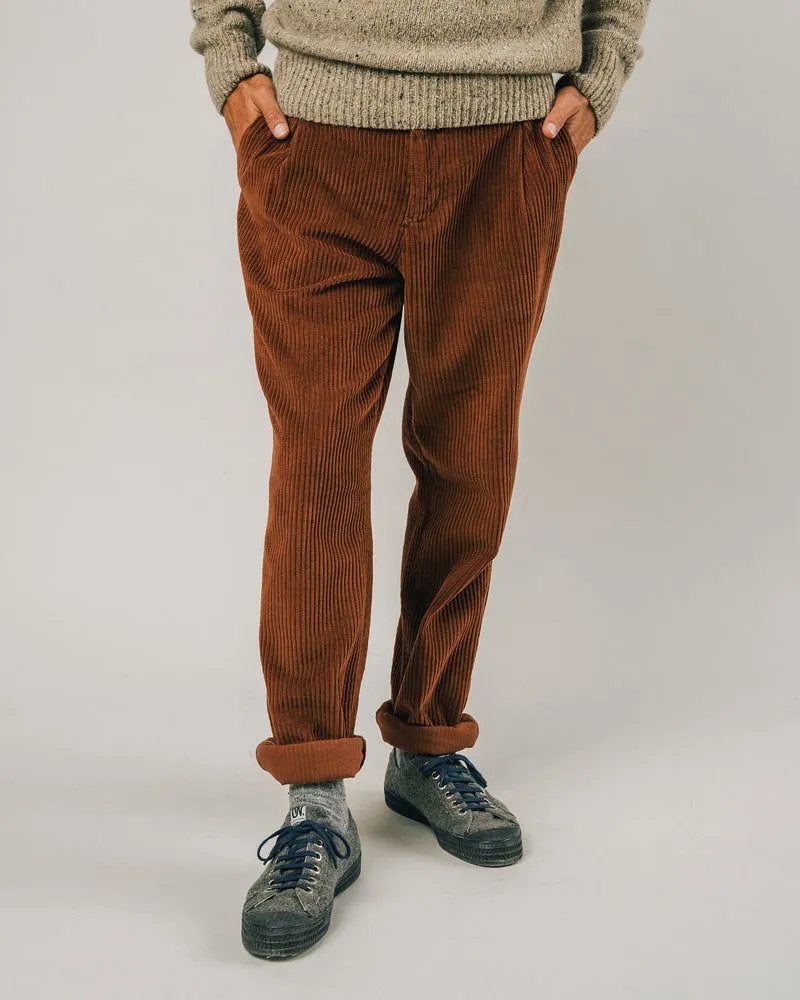 Pantalon droit velours en coton bio | marron "corduroy pleated chino copper" homme