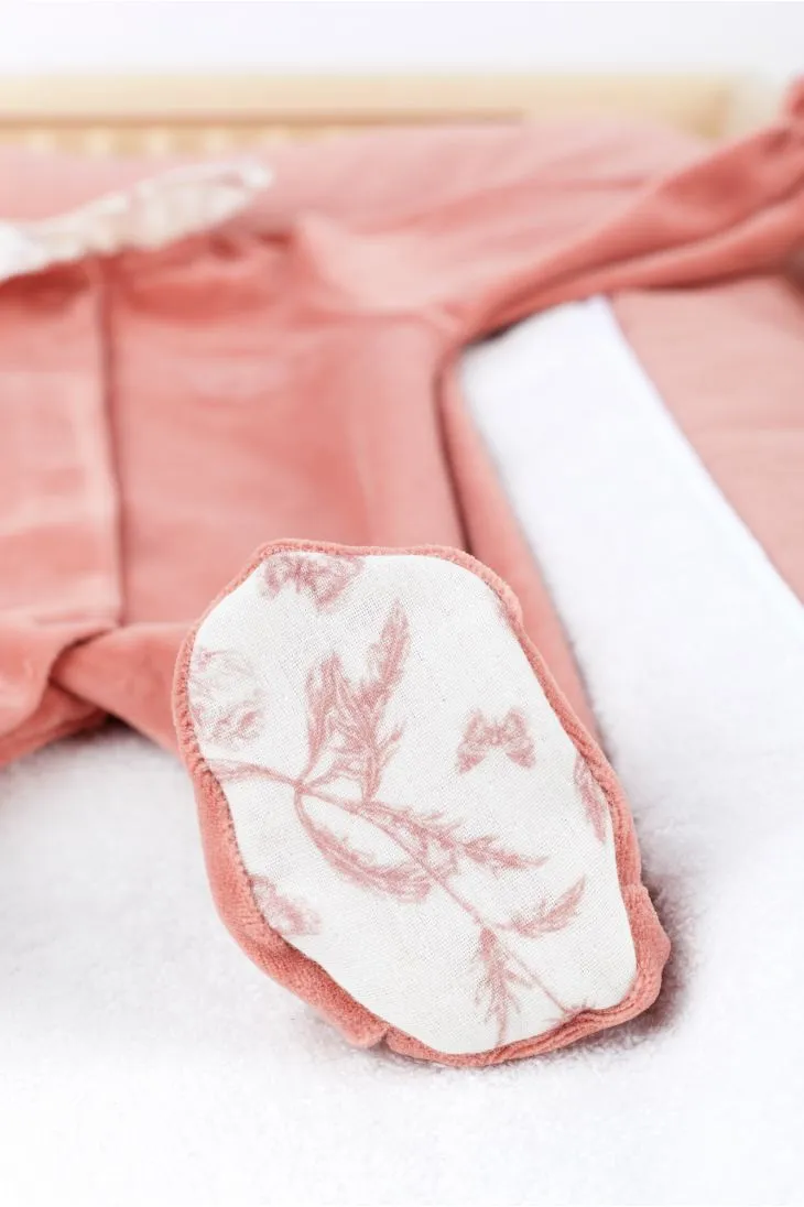 Pyjama rose moyen en velours babygirl Tartine et Chocolat