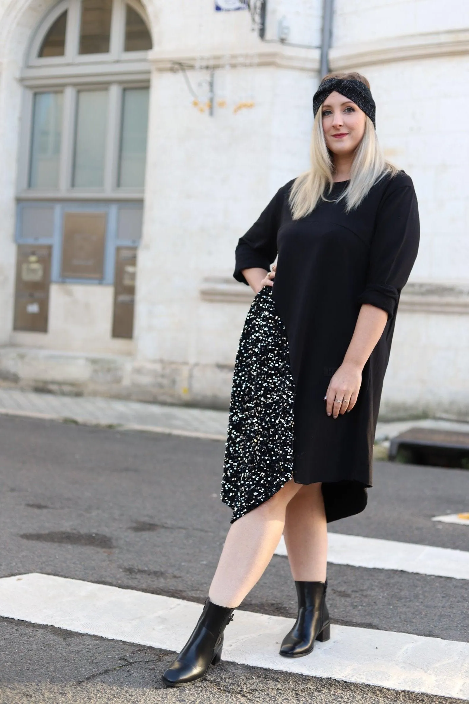 Robe Ample Noire à Paillettes – légance et Confort pour Toutes les Silhouettes